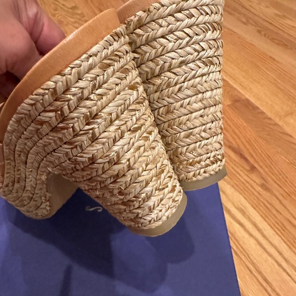 Stuarts Weitzman Sliderules with heels - Picture 6 of 13